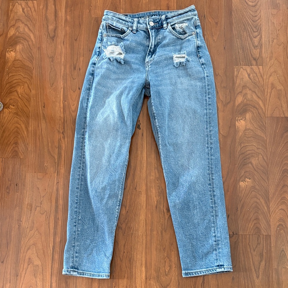American Eagle Mom Straight Jeans